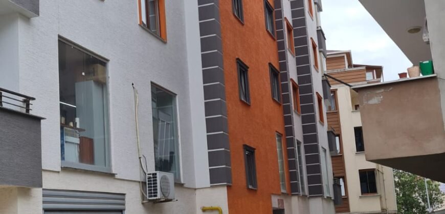 Pelitli Merkez’de 4 ncü Kat Doğalgazlı Kısmi Manzaralı Satılık Daire